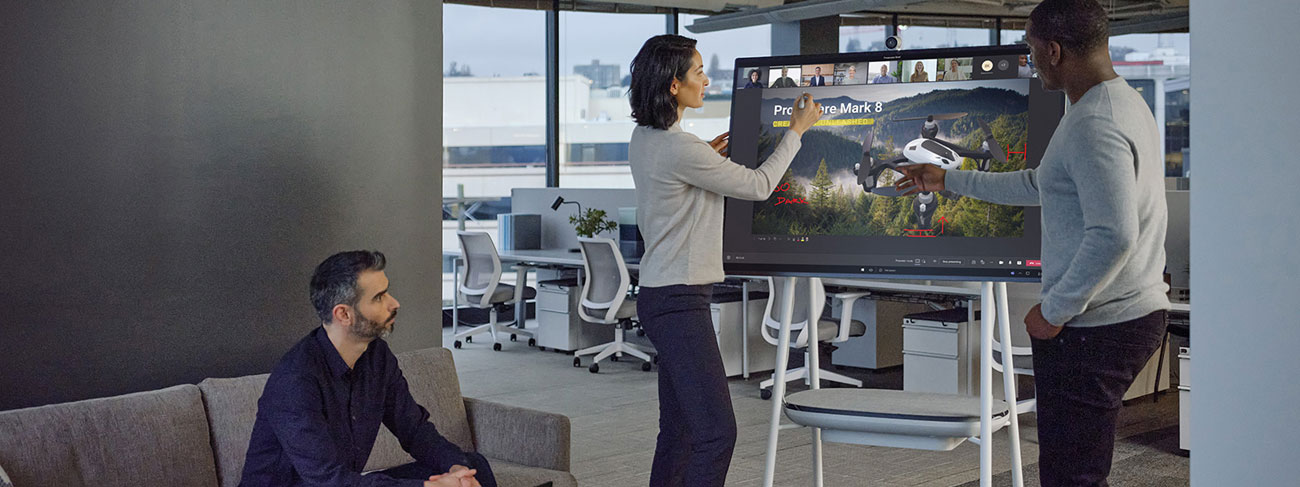 Surface Hub 2S